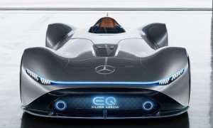 Видео-обзор Mercedes-Benz Vision EQ Silver Arrow Concept
