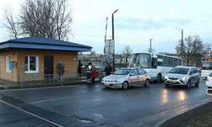 Нужно ли ужесточать правила и наказание за нарушение ПДД на переездах?
